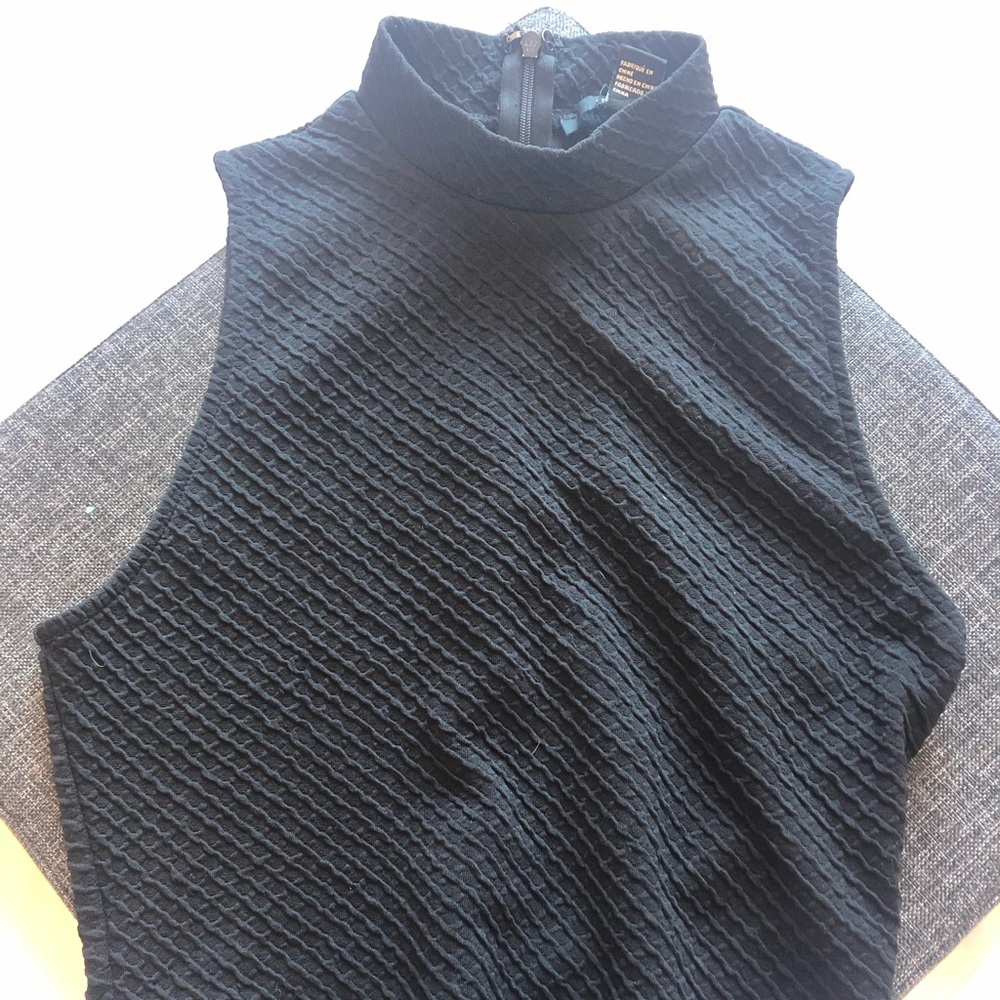 Forever 21 black textured crop top